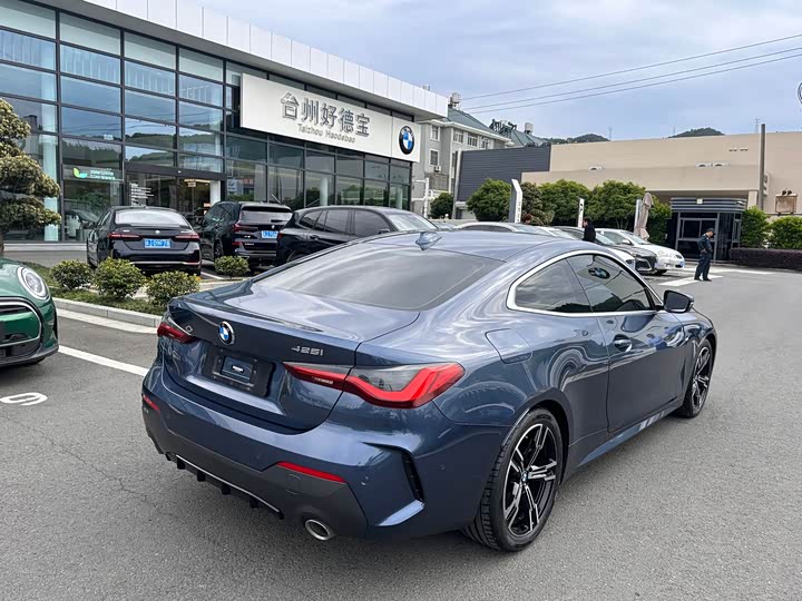 BMW 4-Series 2022 425i M — фото 8