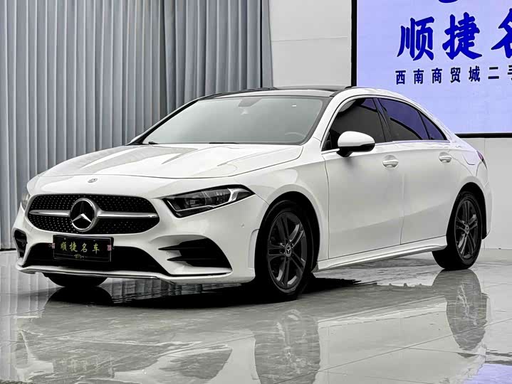 Mercedes-Benz A-Class 2019 A 180 L — фото 3