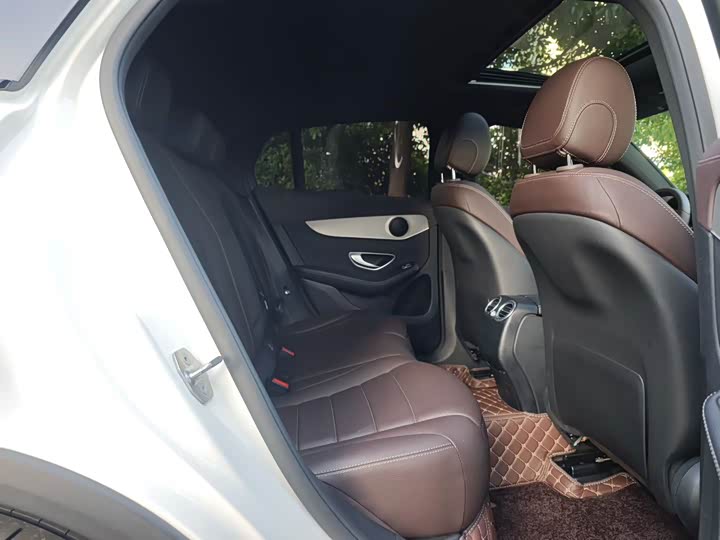 Mercedes-Benz GLC 2017 GLC 200 4 MATIC SUV — фото 10