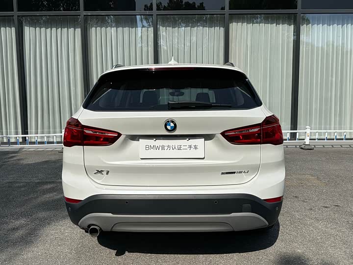 BMW X1 2019 s Drive 18 Li — фото 5