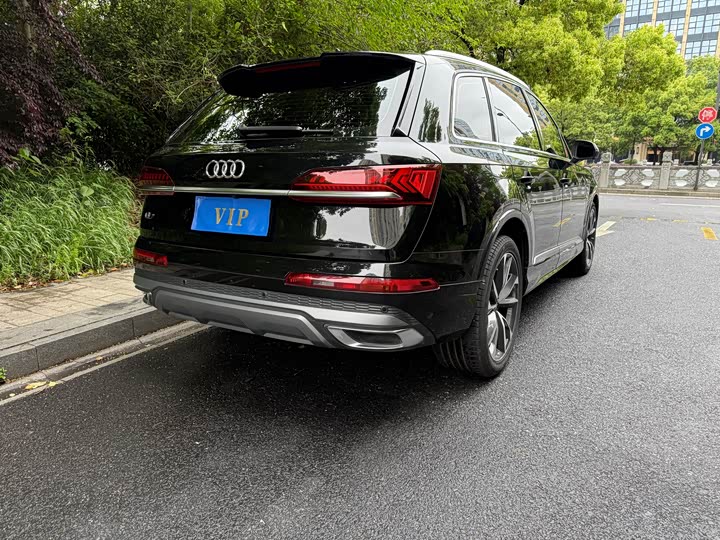 Audi Q7 2023 55 TFSI quattro S line Sport — фото 11