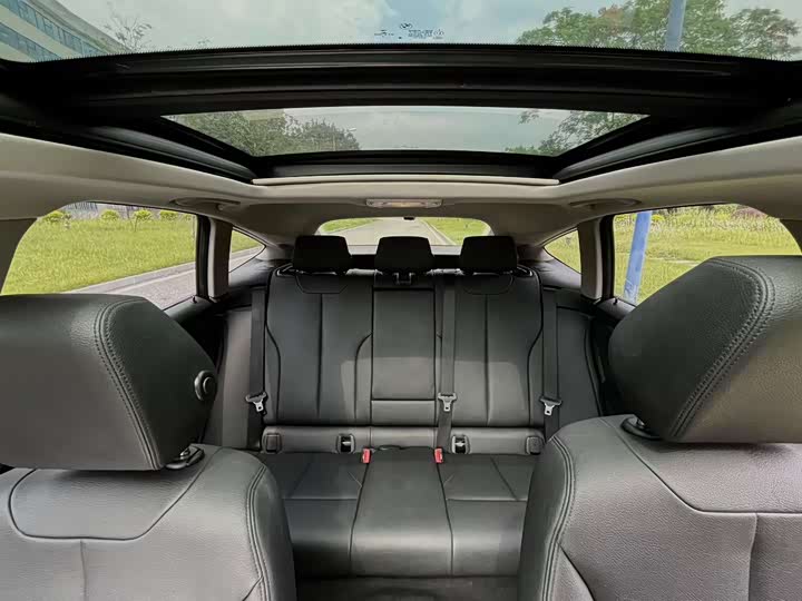 BMW 3-Series 2013 320i Leading — фото 6