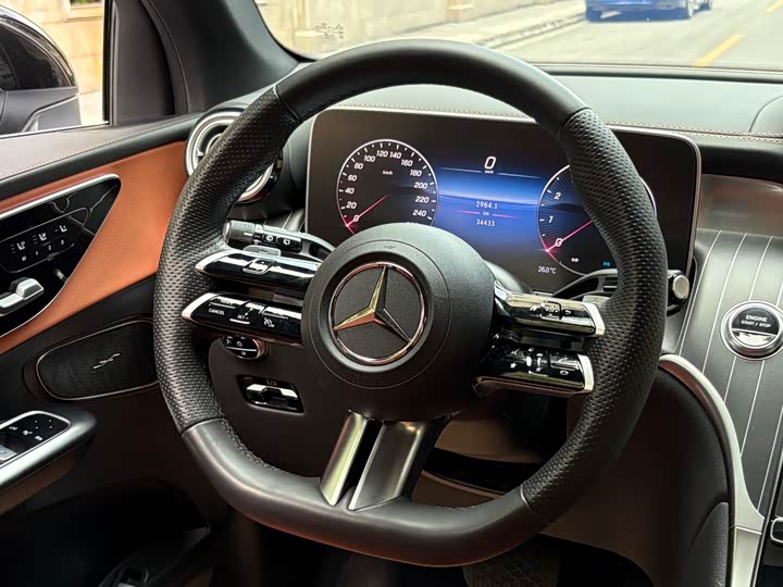 Mercedes-Benz GLC 2023 GLC 260 L 4 MATIC Luxury 7 — фото 10