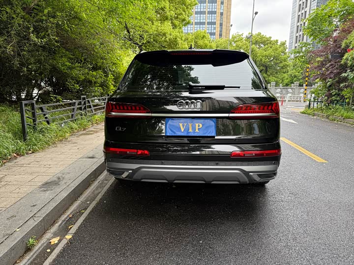 Audi Q7 2023 55 TFSI quattro S line Sport — фото 10