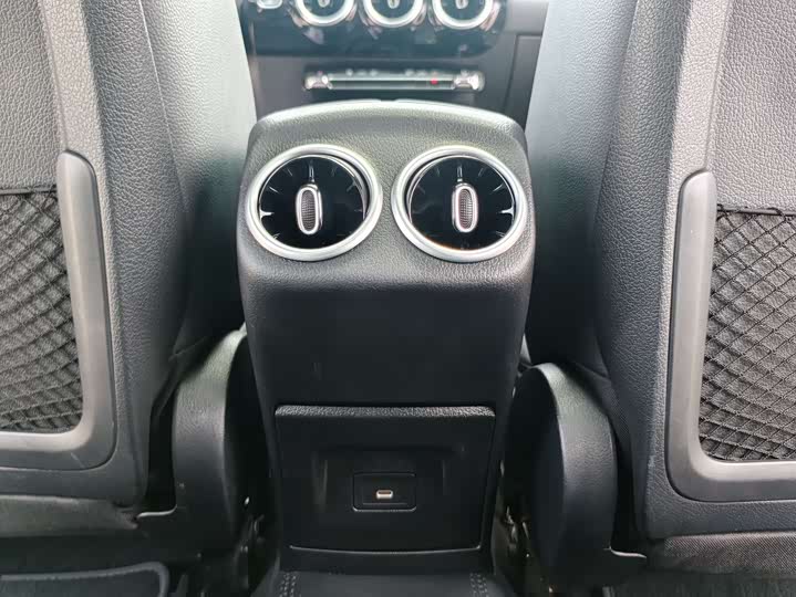Mercedes-Benz A-Class 2023 A 180 L — фото 18