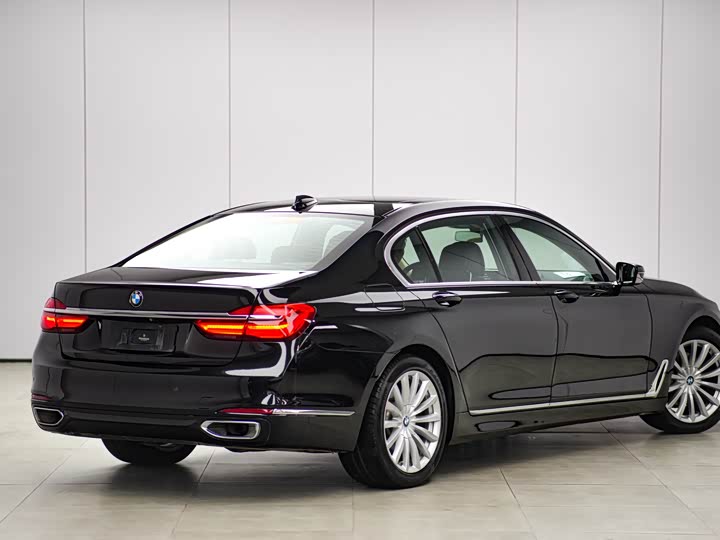 BMW 7-Series 2016 740 Li Leading — фото 11