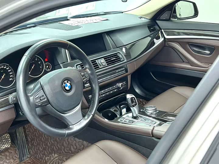BMW 5 Series 525Li — фото 4