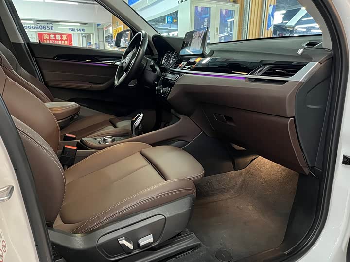 BMW X1 2021 s Drive 25 Li Leading — фото 15