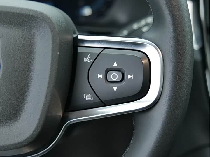 Volvo XC40 2024 B 3 — фото 22