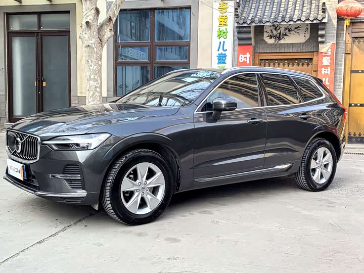 Volvo XC60 2022 B 5 4 WD — фото 1
