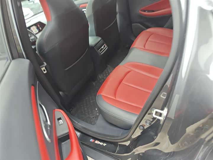 Changan UNI-T 2020 1.5 T Premium — фото 16