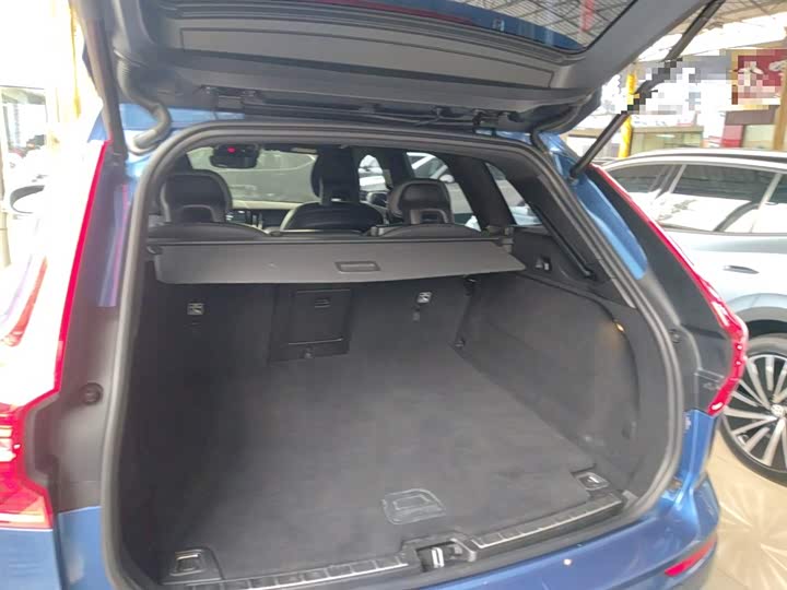 Volvo XC60 2018 T 5 4 WD — фото 15