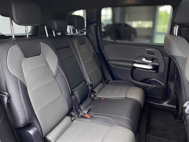 Mercedes-Benz GLB 2022 AMG GLB 35 4 MATIC — фото 11