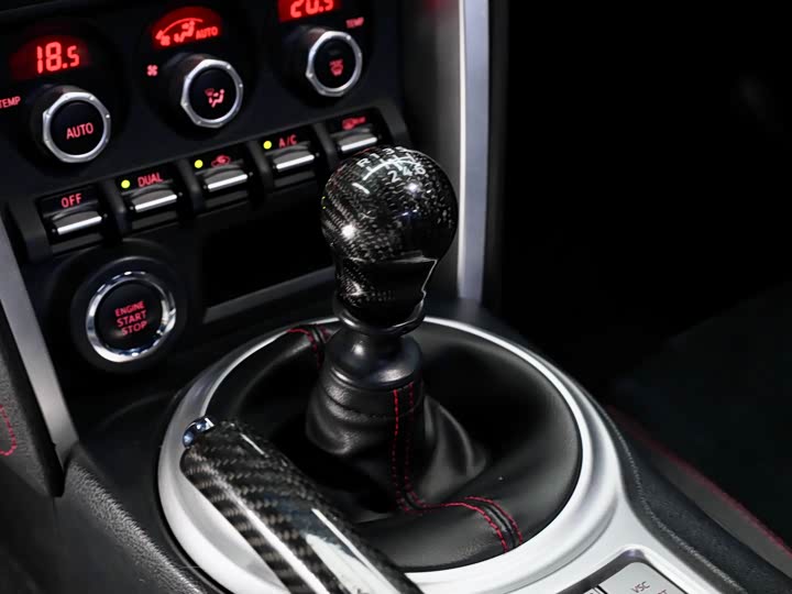 Subaru BRZ 2015 2.0i MT — фото 11