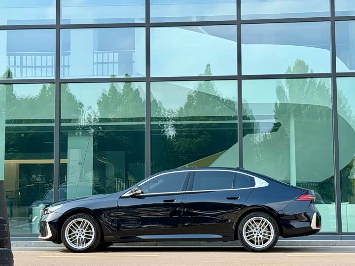 BMW 5 Series 525Li люкс-пакет — фото 2