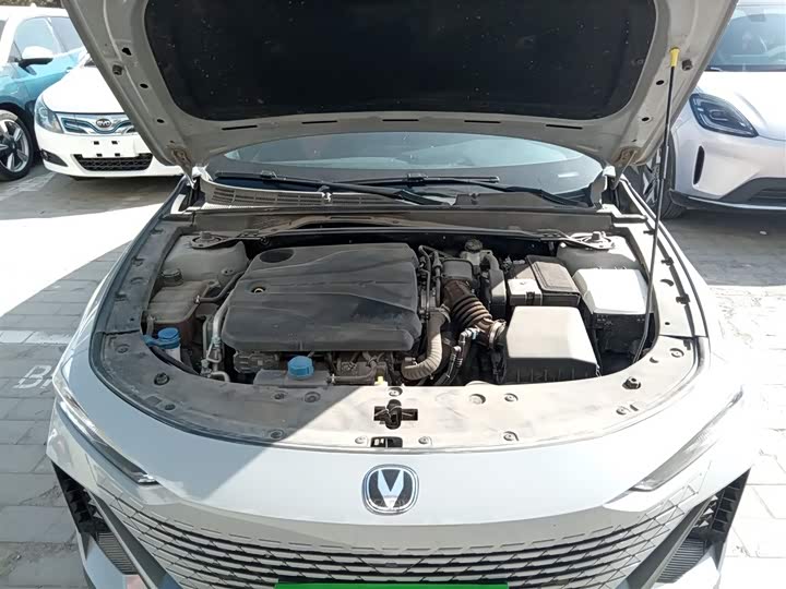 Changan UNI-V 2022 1.5 T — фото 20