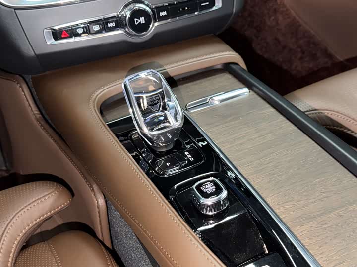 Volvo S90 2024 B 5 — фото 14