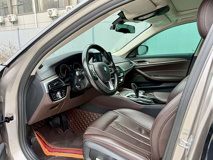 BMW 5-Series 2019 530 Li Leading — фото 9