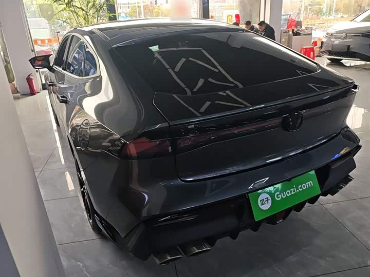 Changan UNI-V 2022 1.5 T Premium — фото 5