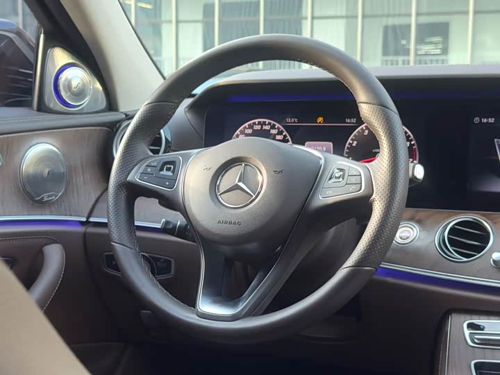 Mercedes-Benz E-Class 2018 E 300 L Luxury — фото 3