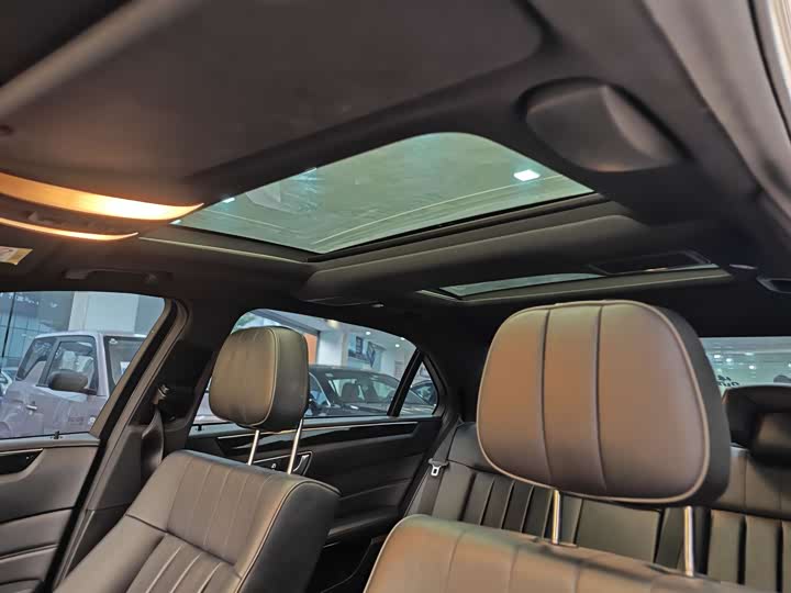 Mercedes-Benz E-Class 2015 E 200 L Sport — фото 12