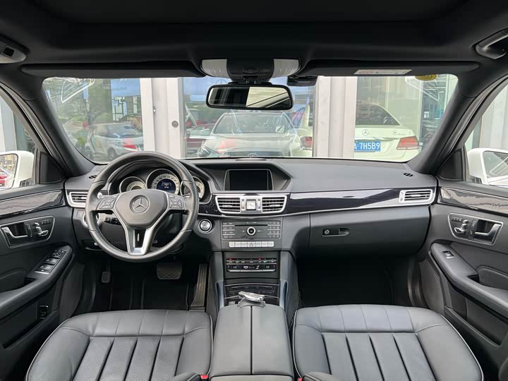 Mercedes-Benz E-Class 2015 E 260 L Sport — фото 21