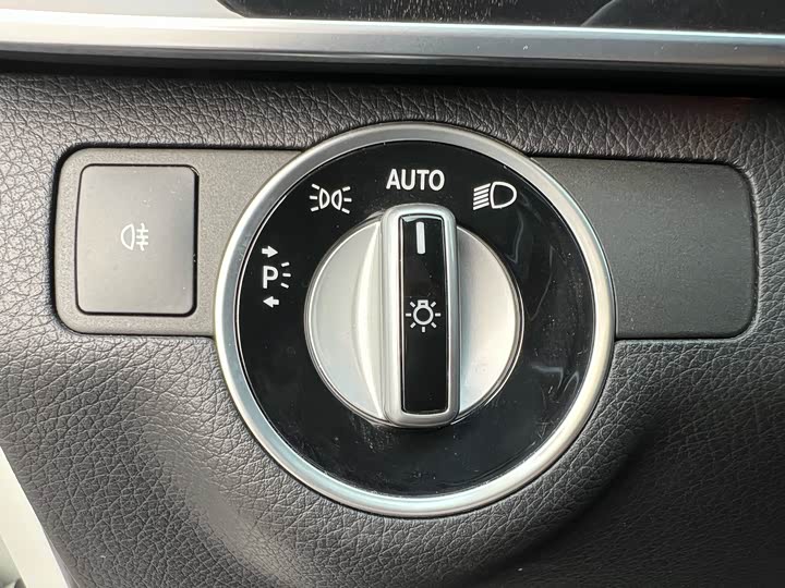 Mercedes-Benz E-Class 2015 E 260 L Sport — фото 29