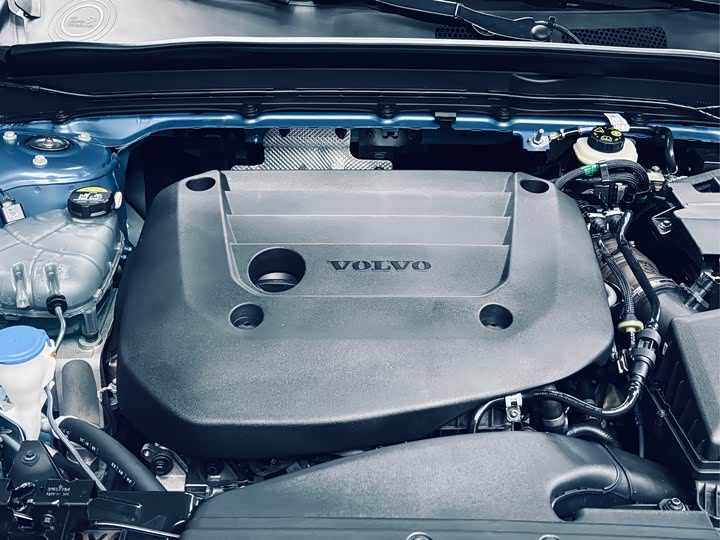 Volvo XC40 2023 B 3 — фото 19