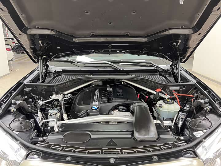 BMW X6 2018 x Drive 35i Leading — фото 34