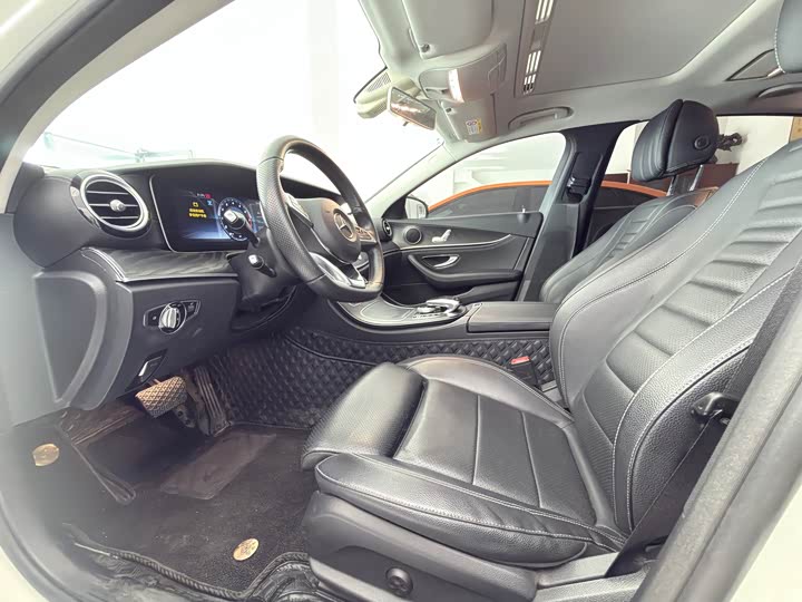 Mercedes-Benz E-Class 2018 E 200 L Sport — фото 4