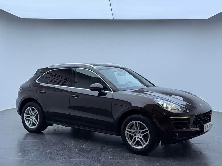 Porsche Macan 2017 Macan 2.0 T — фото 3