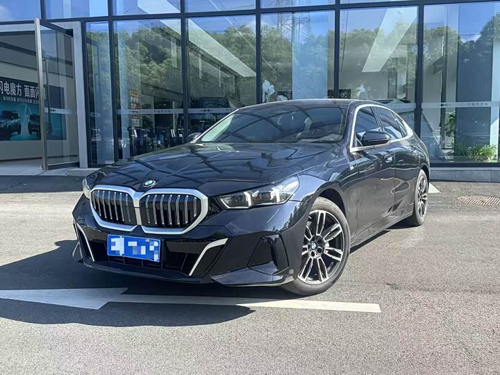 BMW 5-Series 2024 530 Li M