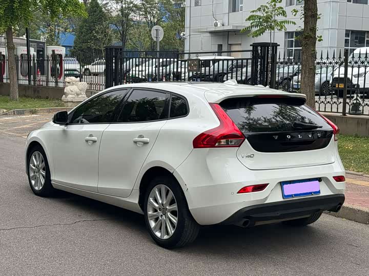 Volvo V40 2015 1.6 T — фото 23