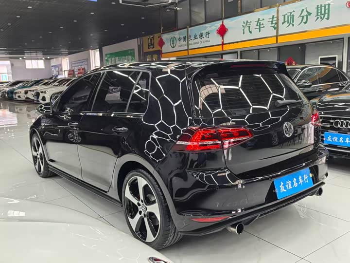Volkswagen GTI 2016 2.0 TSI GTI — фото 4
