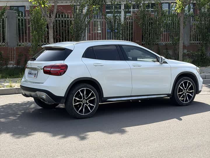 Mercedes-Benz GLA 2017 GLA 220 4 MATIC Luxury — фото 4