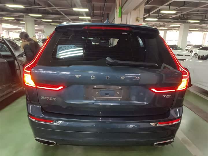 Volvo XC60 2021 T 5 4 WD — фото 4