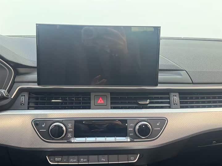 Audi A4 2021 Avant 40 TFSI — фото 19
