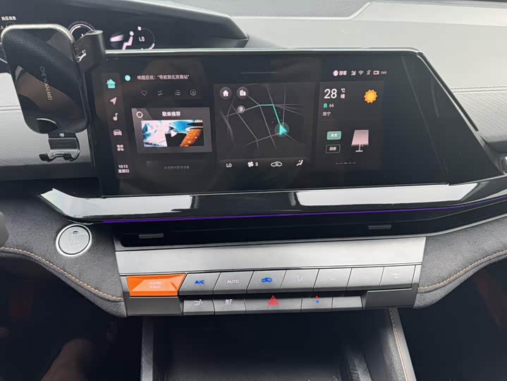 Changan UNI-V 2022 1.5 T — фото 14