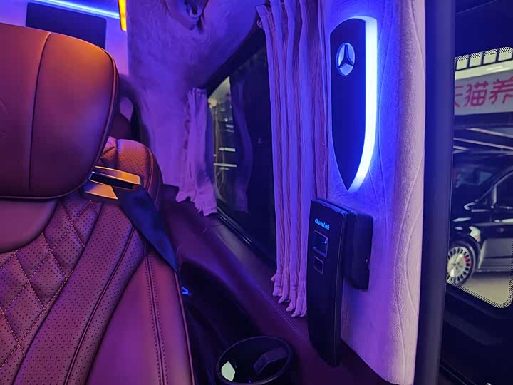 Mercedes-Benz V-Class 2018 V 260 L VI — фото 29