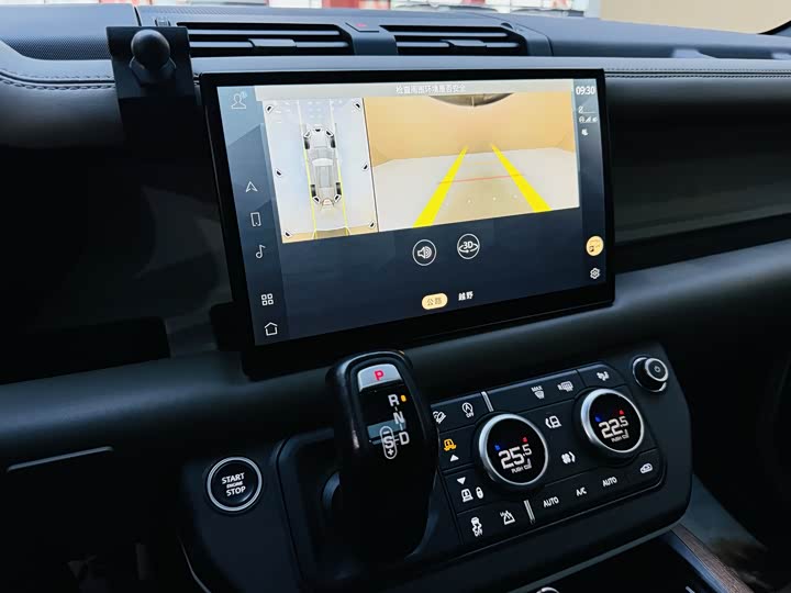 Land Rover Defender — фото 13