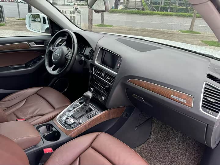 Audi Q5 2015 40 TFSI Comfort — фото 4