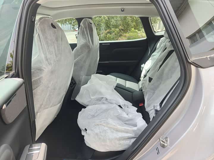 Volvo XC70 Hybrid 2026 4 WD Core — фото 4