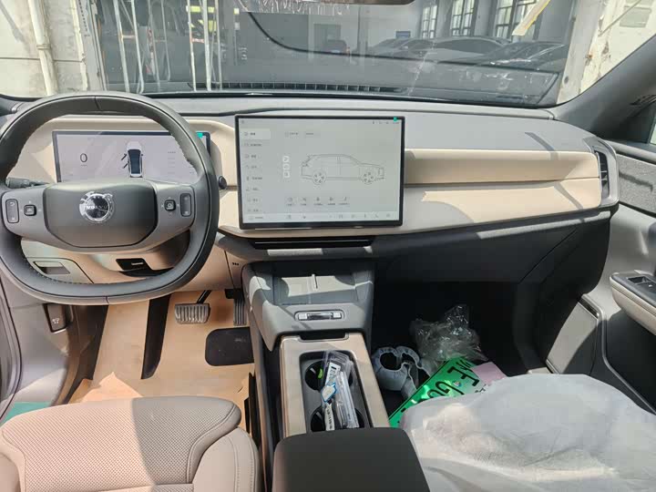 Volvo XC70 Hybrid 2026 4 WD Plus — фото 5