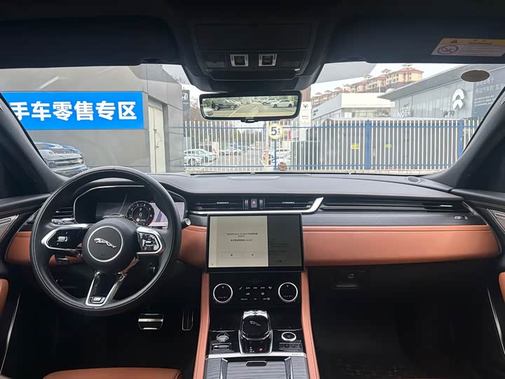 Jaguar XFL 2024 2.0 T P 300 4 WD — фото 5
