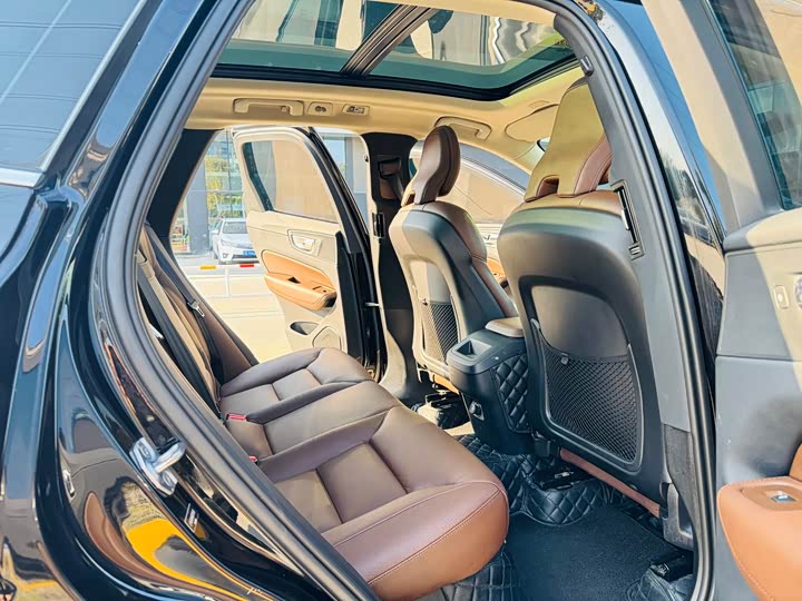Volvo XC60 2019 T 5 4 WD VI — фото 8