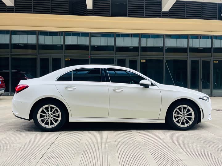 Mercedes-Benz A-Class 2021 A 200 L — фото 8