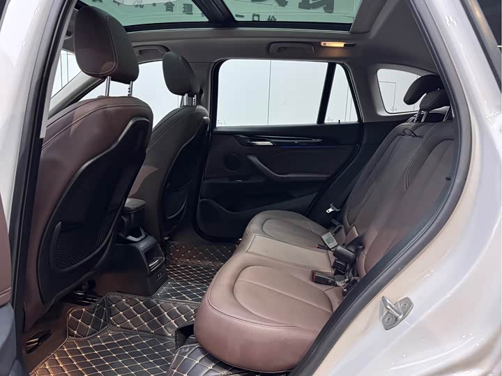 BMW X1 2020 s Drive 20 Li — фото 10