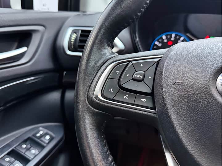 Trumpchi GS4 2019 270 T AT 2 WD — фото 20