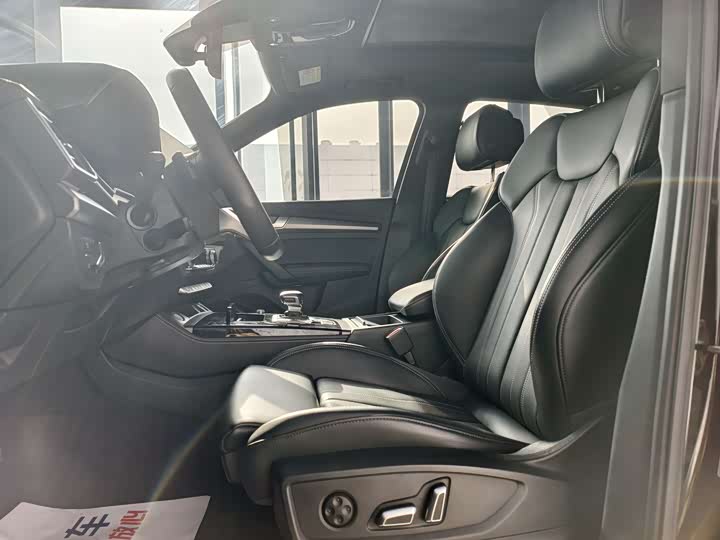 Audi Q5L 2024 40 TFSI — фото 8
