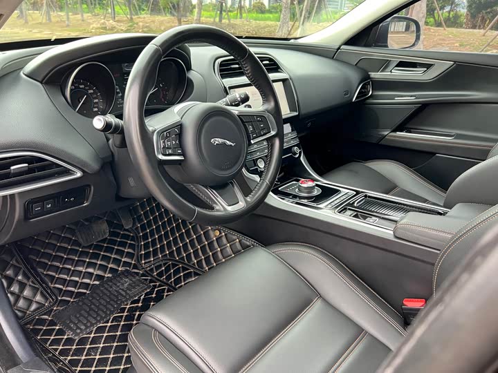 Jaguar XEL 2019 2.0 T 200 PS — фото 10